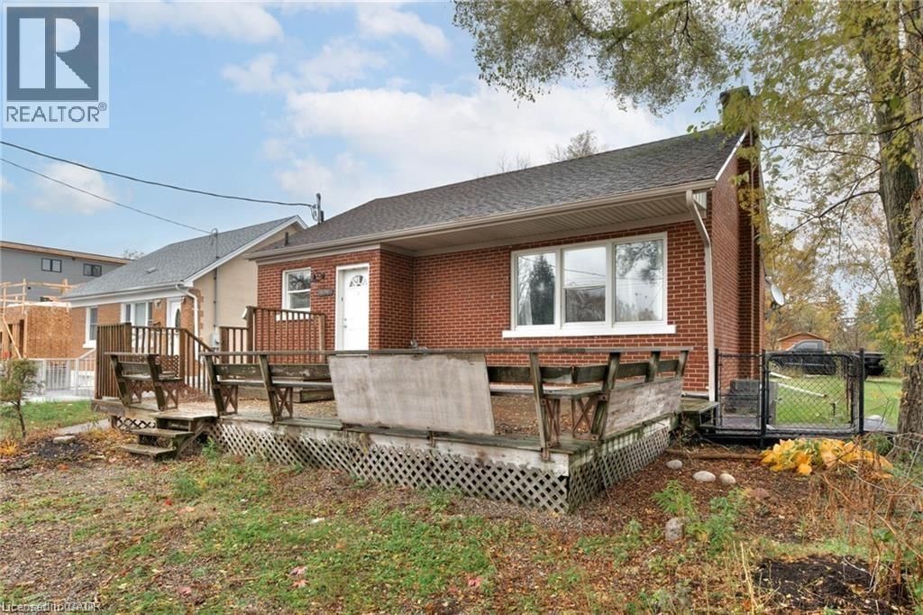 839 STIRLING AVENUE SOUTH Image 32