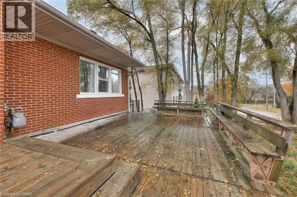 839 STIRLING AVENUE SOUTH Image 33