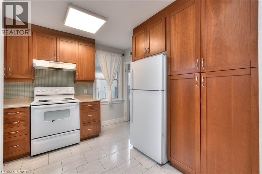 839 STIRLING AVENUE SOUTH Image 5