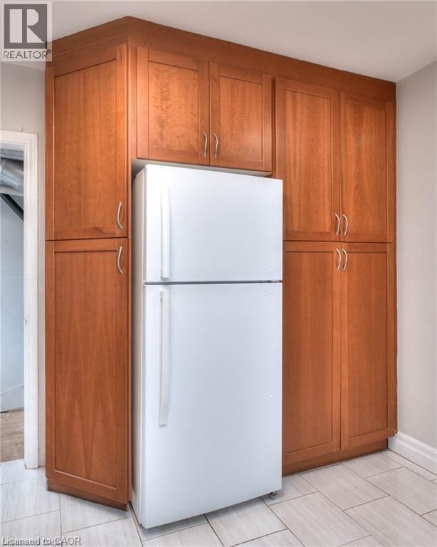 839 STIRLING AVENUE SOUTH Image 6