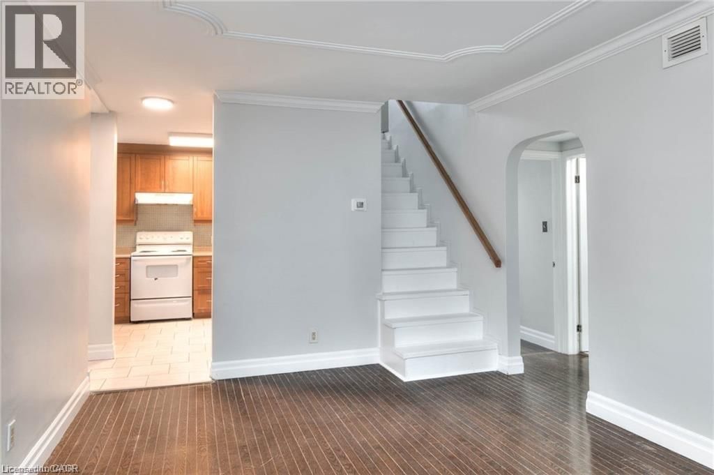 839 STIRLING AVENUE SOUTH Image 7