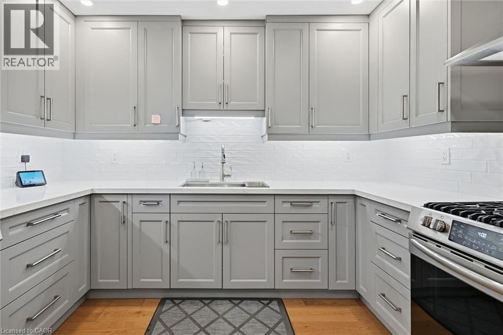 112 - 680 REGENCY COURT Image 11