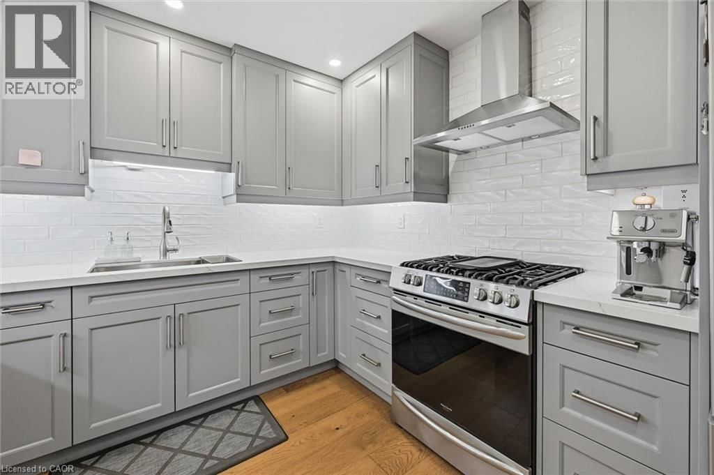 112 - 680 REGENCY COURT Image 12