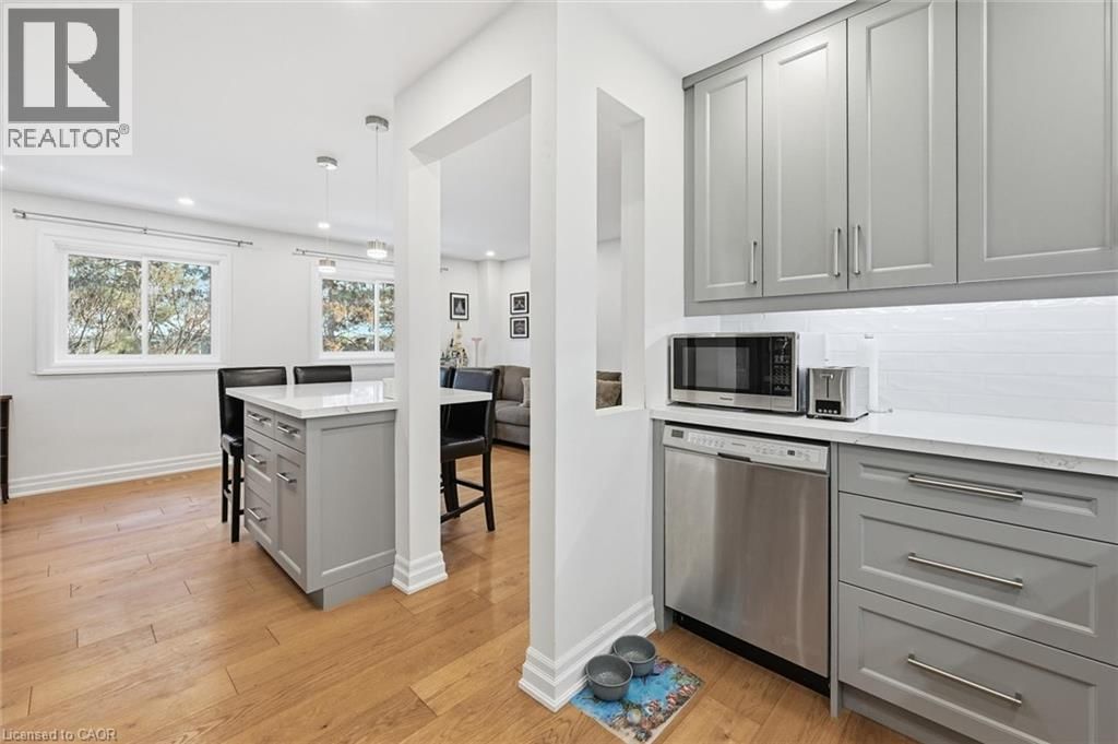 112 - 680 REGENCY COURT Image 14