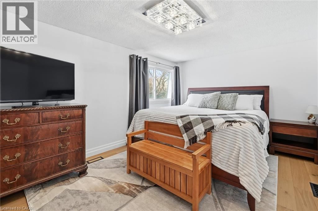 112 - 680 REGENCY COURT Image 19