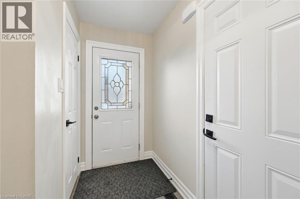 112 - 680 REGENCY COURT Image 2