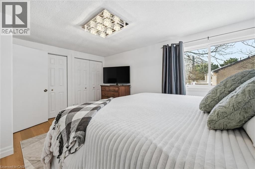 112 - 680 REGENCY COURT Image 21