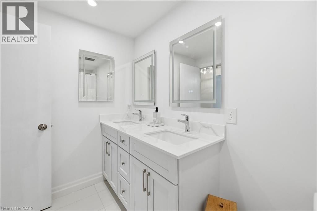 112 - 680 REGENCY COURT Image 27