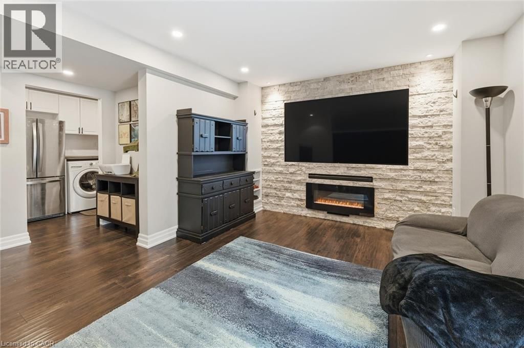 112 - 680 REGENCY COURT Image 31