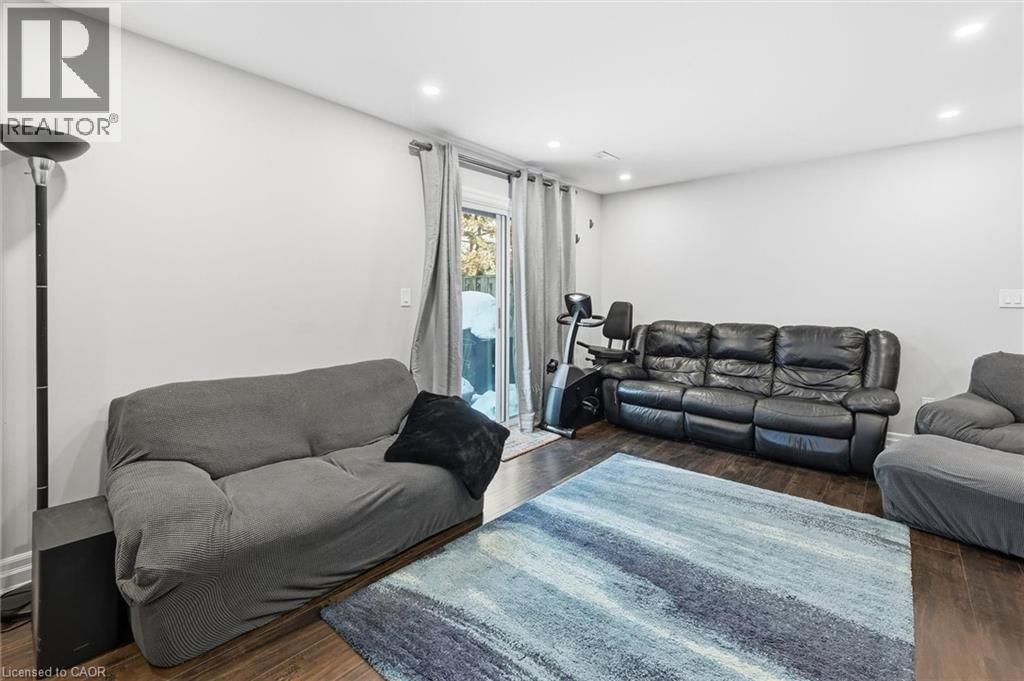 112 - 680 REGENCY COURT Image 33