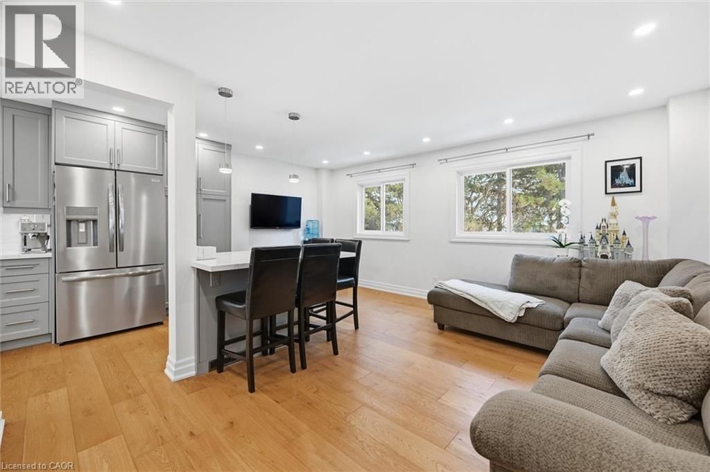 112 - 680 REGENCY COURT Image 5