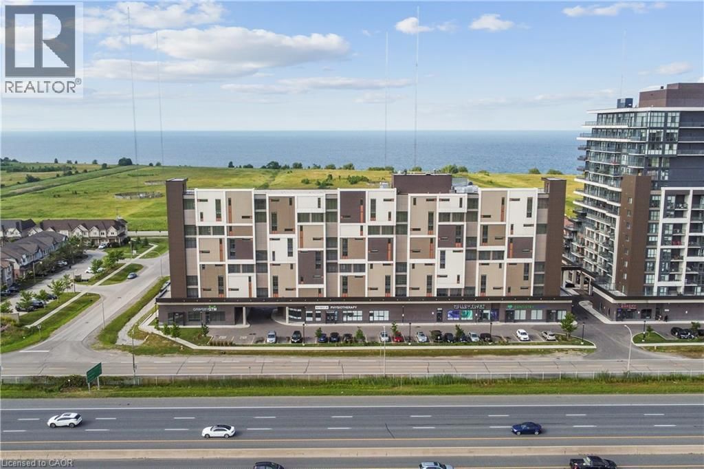 709 - 560 NORTH SERVICE ROAD Image 37