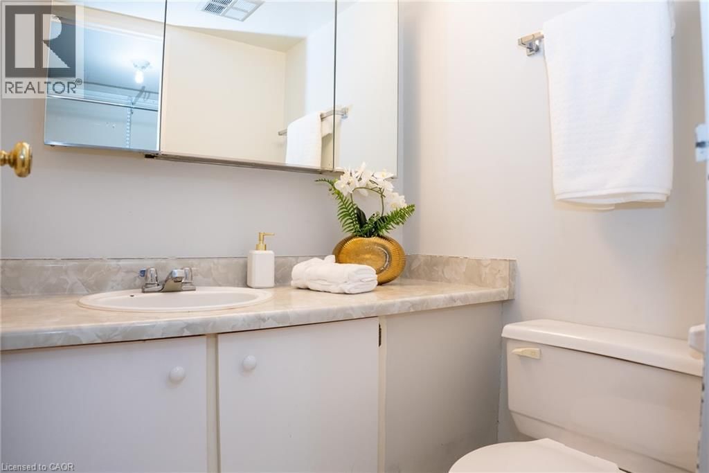 1103 - 3700 KANEFF CRESCENT Image 21