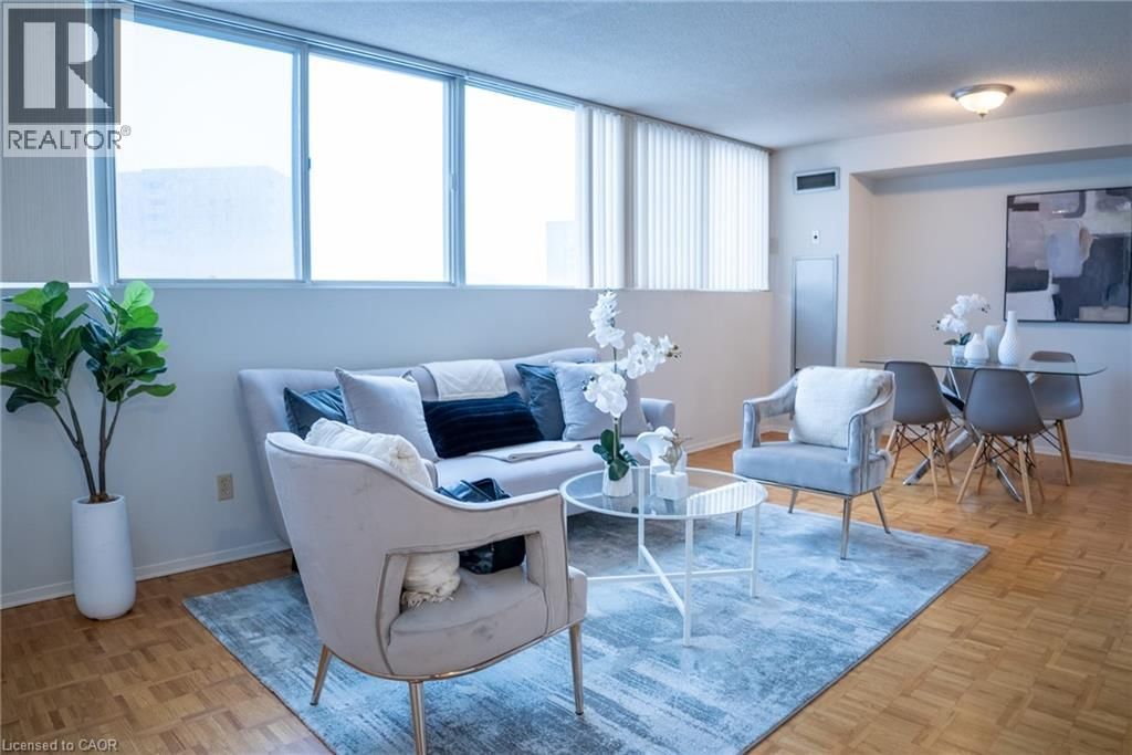 1103 - 3700 KANEFF CRESCENT Image 3