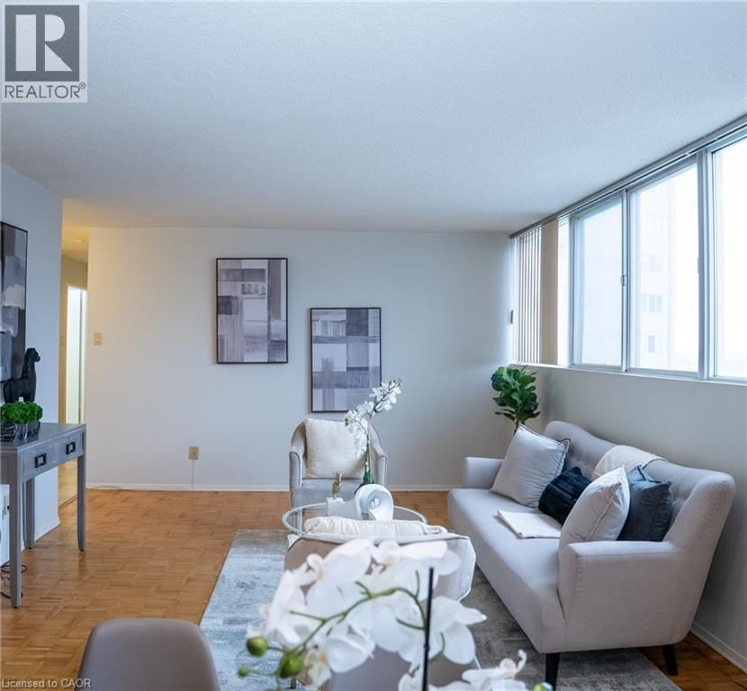 1103 - 3700 KANEFF CRESCENT Image 6