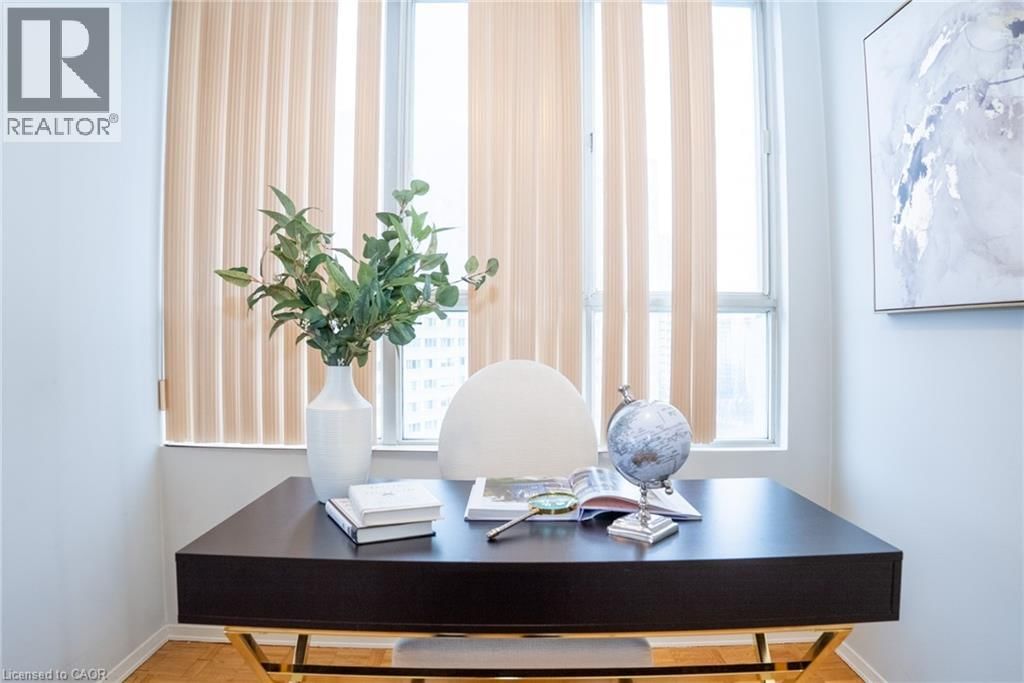 1103 - 3700 KANEFF CRESCENT Image 8