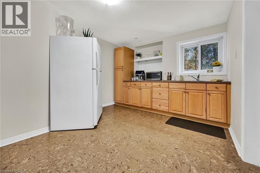 232 THE LIONS GATE Image 34