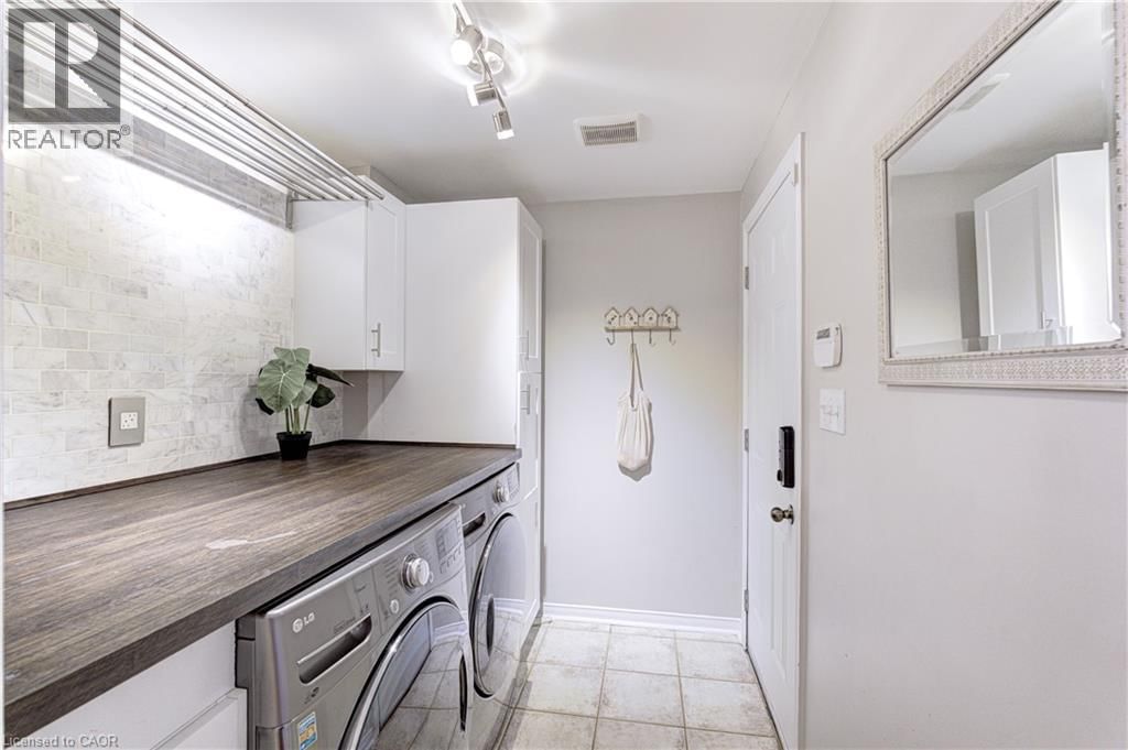 2142 MEADOWGLEN DRIVE Image 11