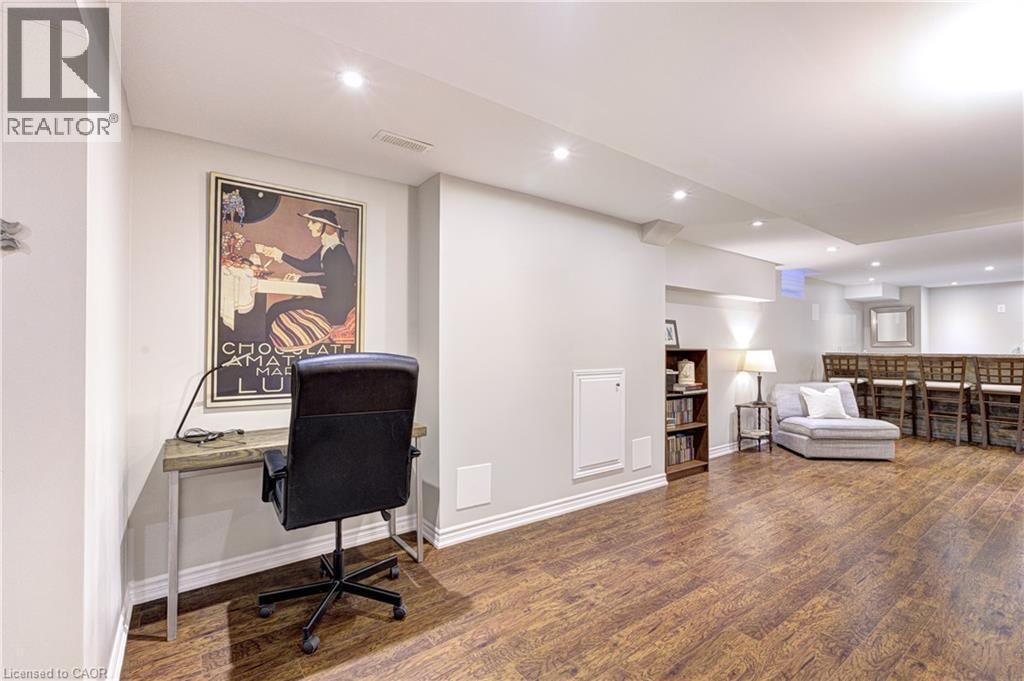 2142 MEADOWGLEN DRIVE Image 30