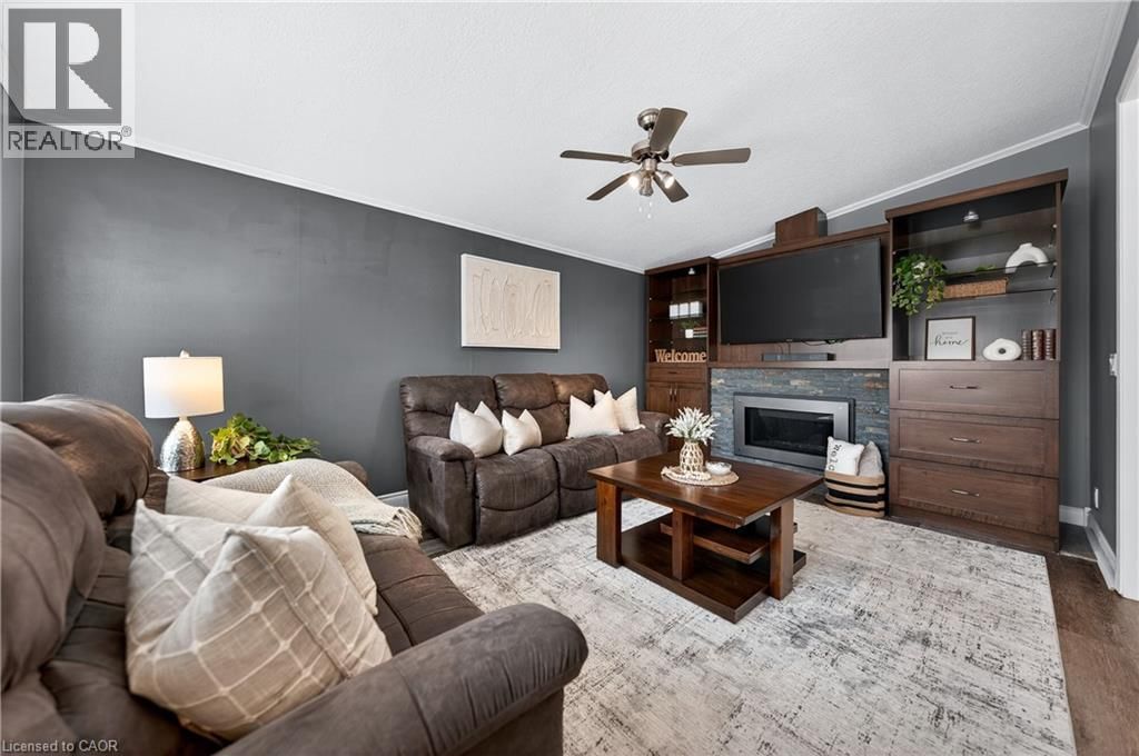 5 ELM STREET Image 15