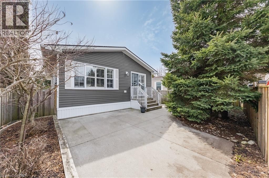 5 ELM STREET Image 27