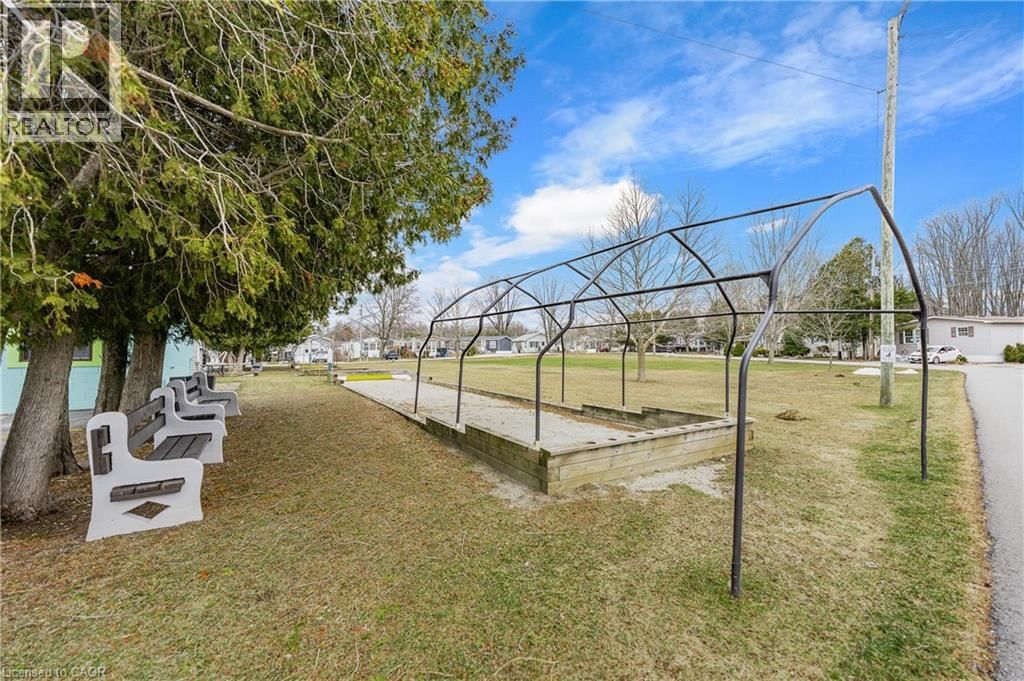 5 ELM STREET Image 38