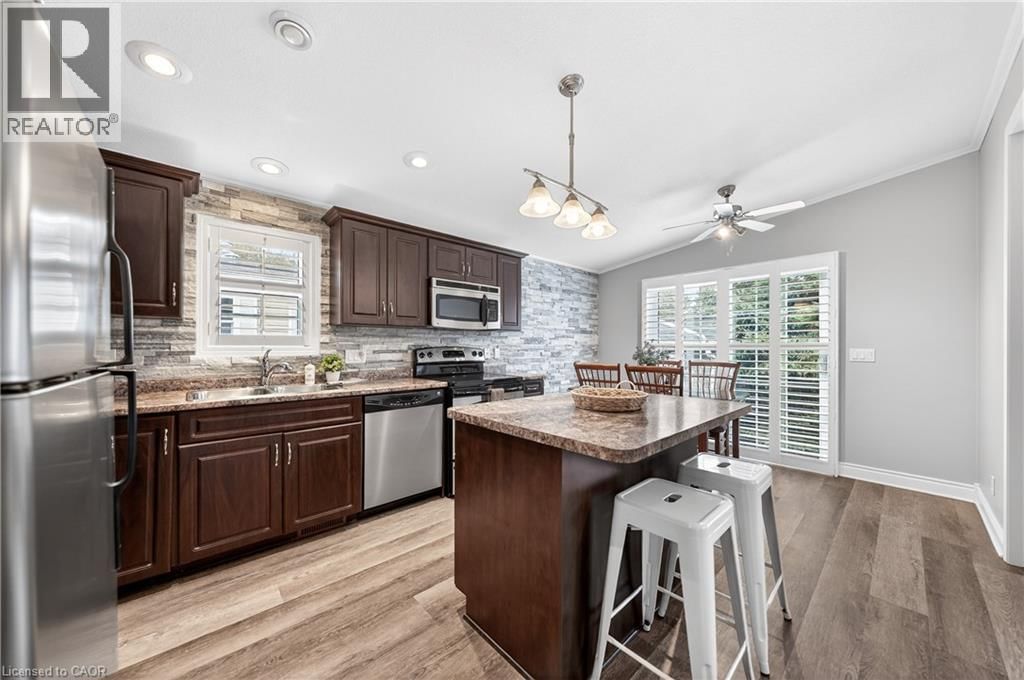 5 ELM STREET Image 7