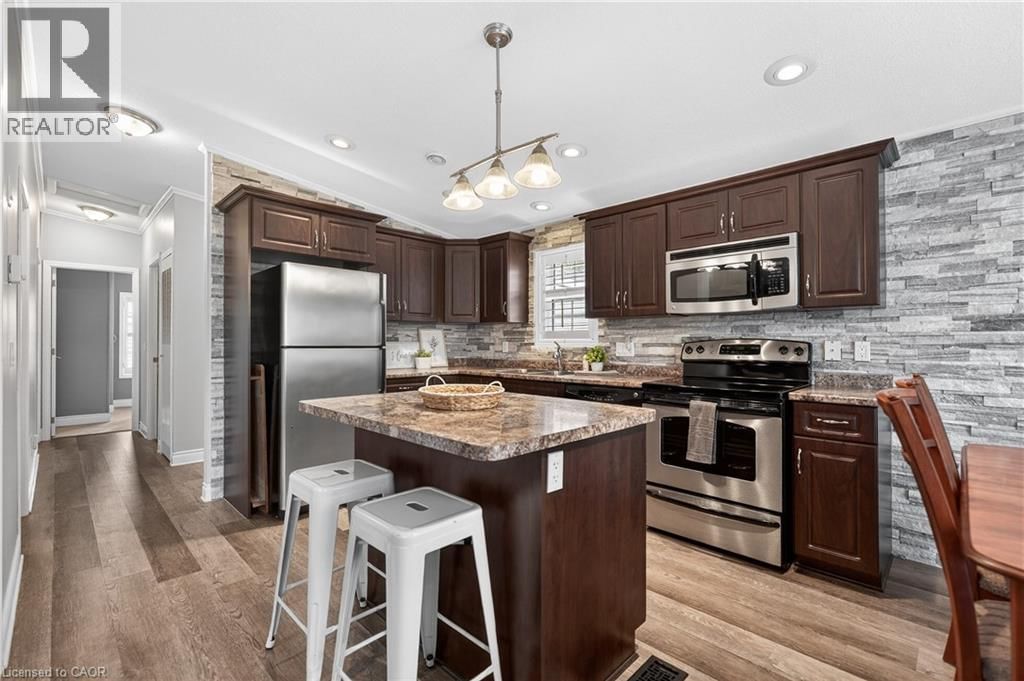 5 ELM STREET Image 9