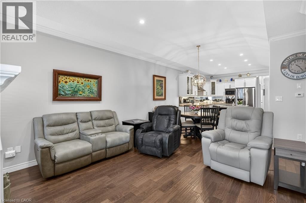 36 BANKS STREET Image 20