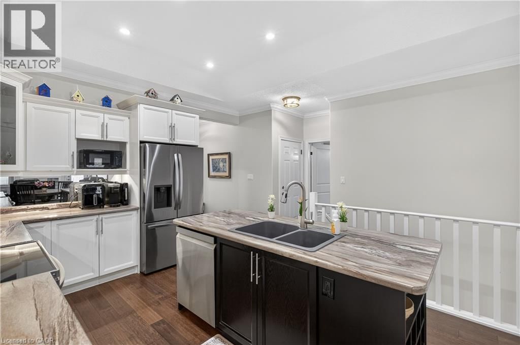 36 BANKS STREET Image 9