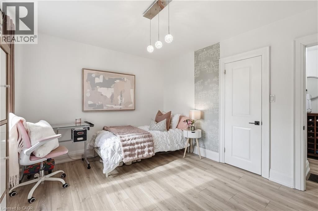 951 GORTON AVENUE Image 11