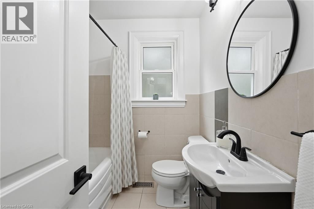 951 GORTON AVENUE Image 12