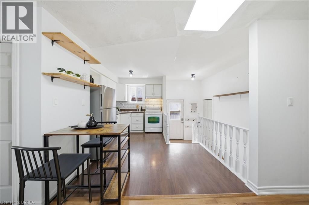 10 CLARA CRESCENT Image 10