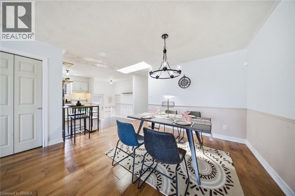 10 CLARA CRESCENT Image 15