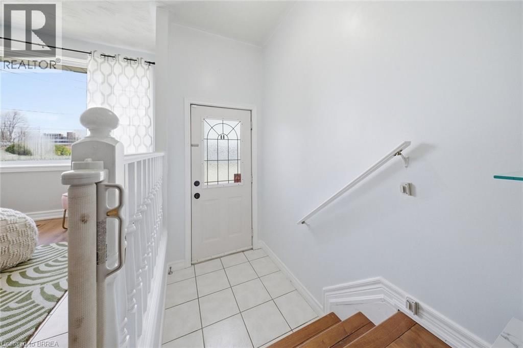 10 CLARA CRESCENT Image 16