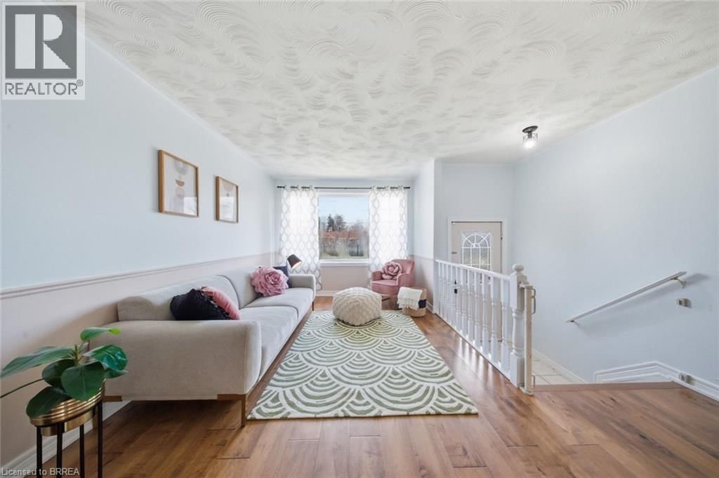 10 CLARA CRESCENT Image 17