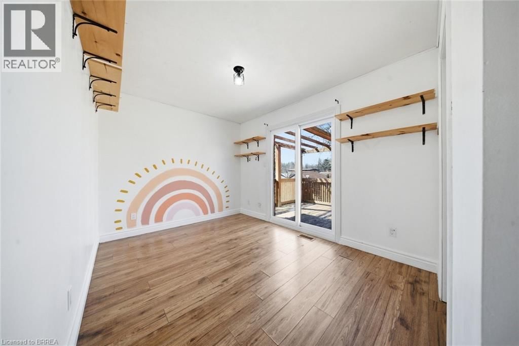 10 CLARA CRESCENT Image 19