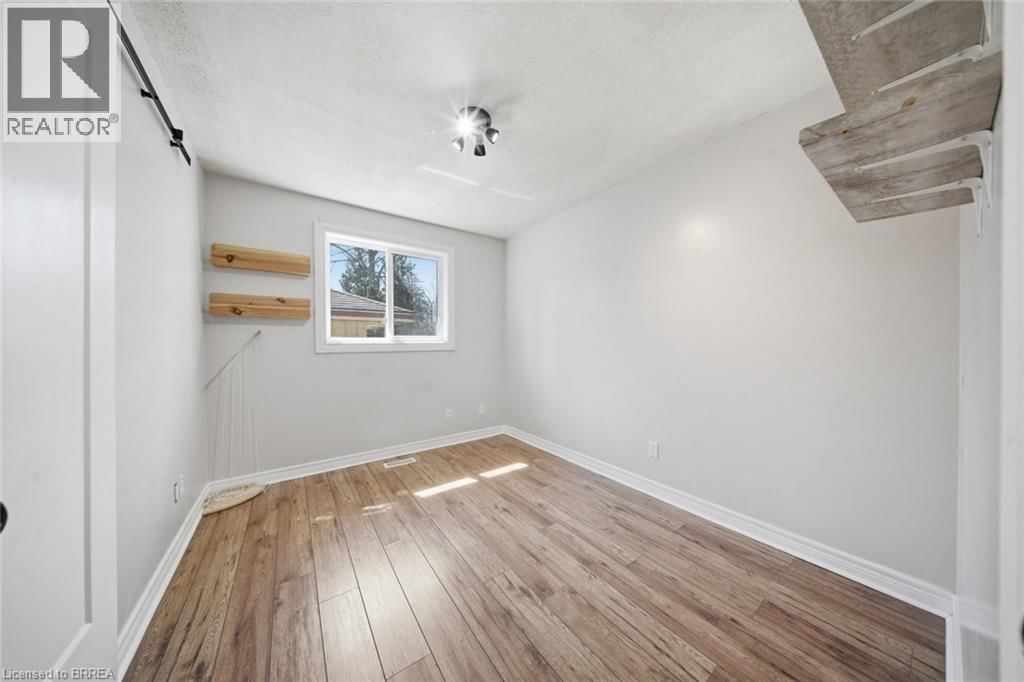 10 CLARA CRESCENT Image 20