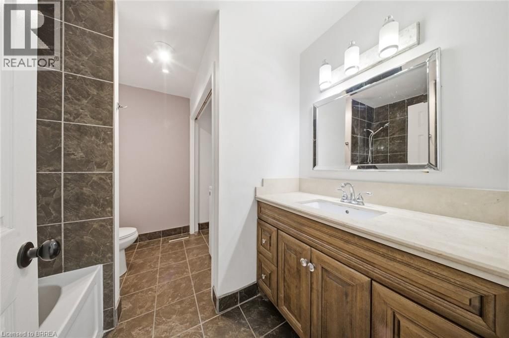 10 CLARA CRESCENT Image 21