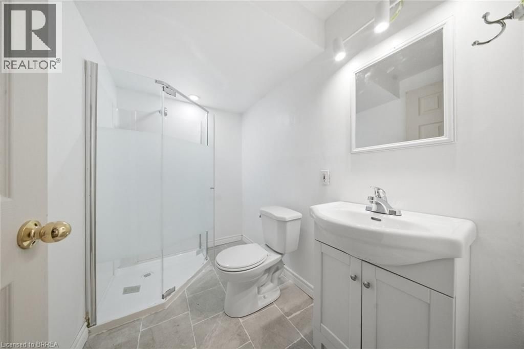 10 CLARA CRESCENT Image 22