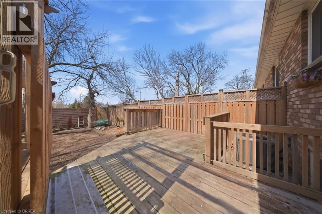 10 CLARA CRESCENT Image 34