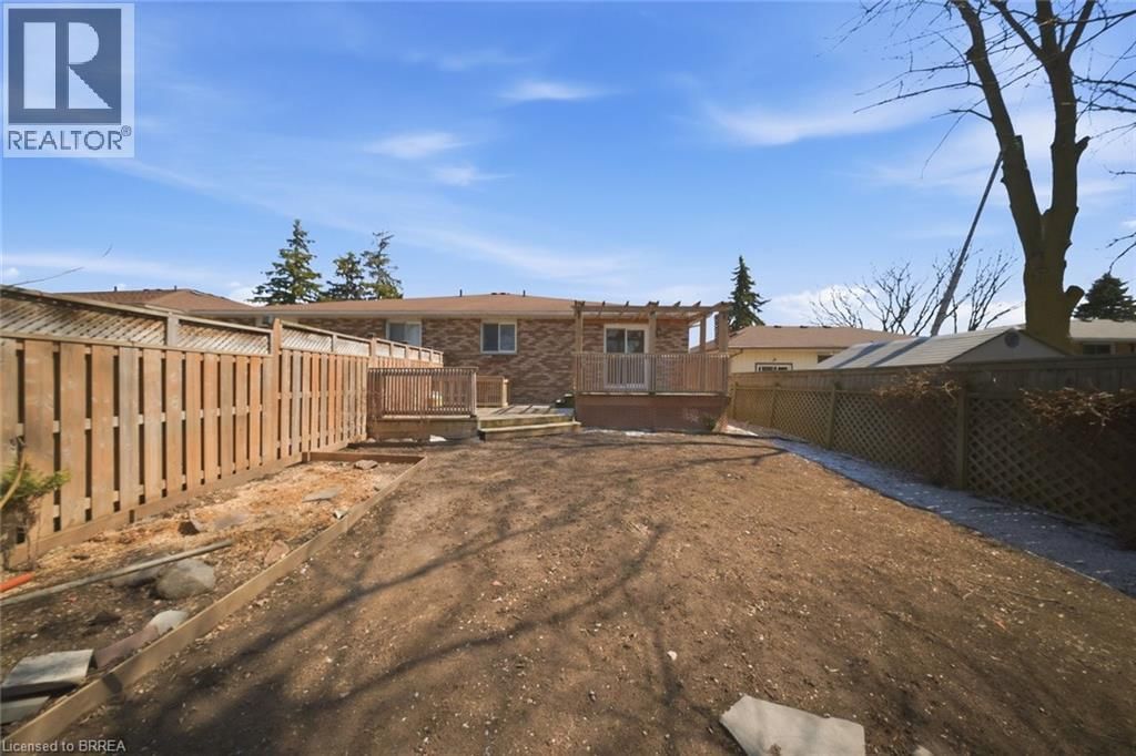 10 CLARA CRESCENT Image 37