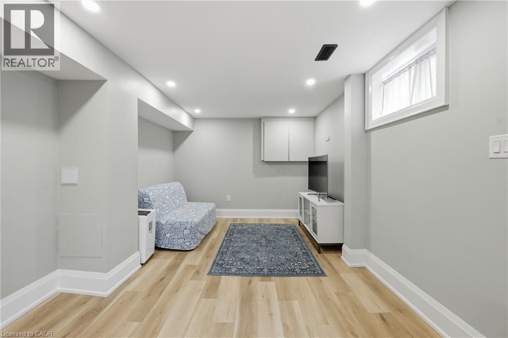 129 JACKSON STREET WEST Image 18