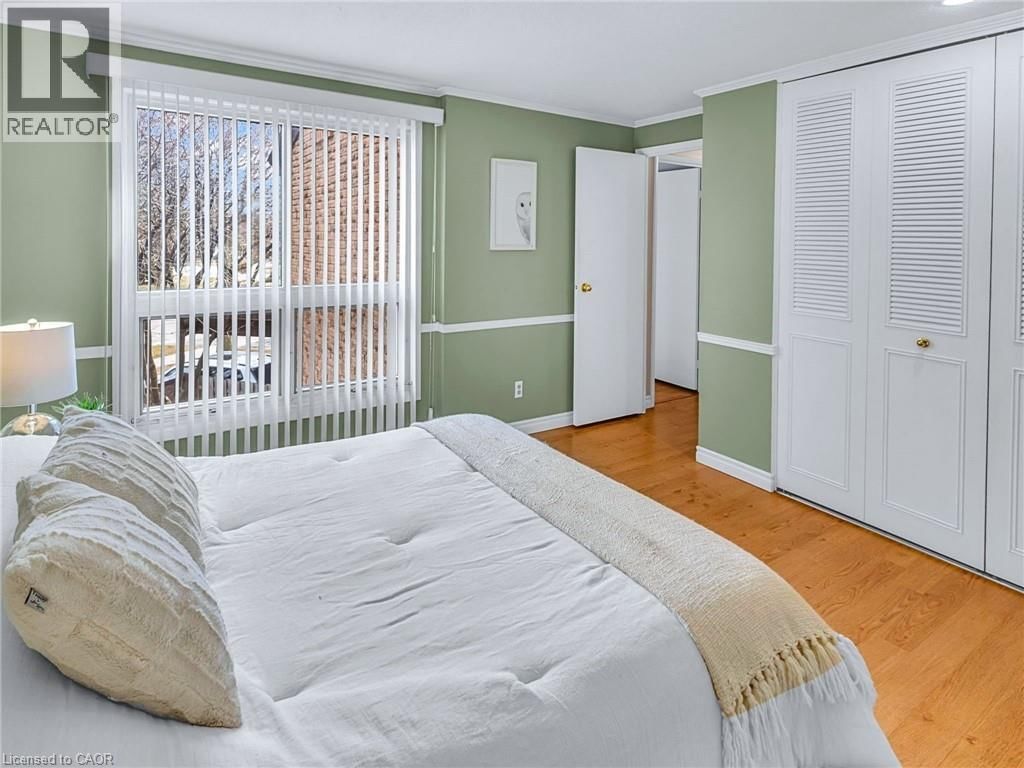 3 - 28 UNDERHILL CRESCENT Image 12