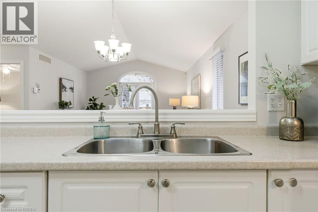 11 - 73 MORTON AVENUE Image 12