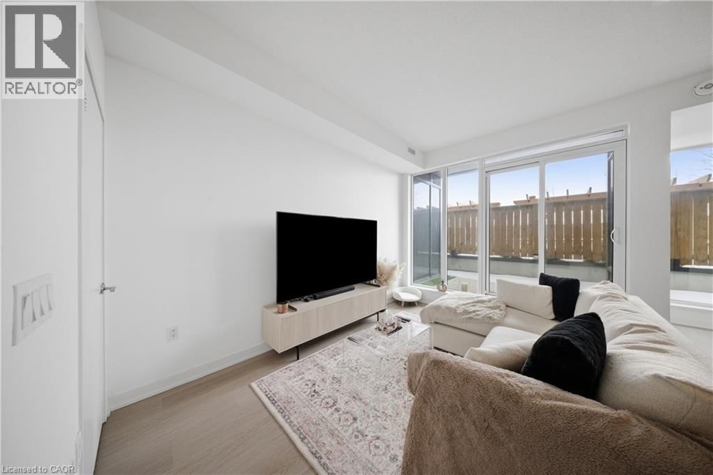 209 - 859 THE QUEENSWAY Image 13