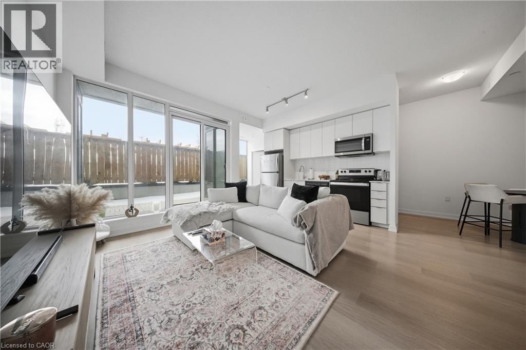 209 - 859 THE QUEENSWAY Image 14