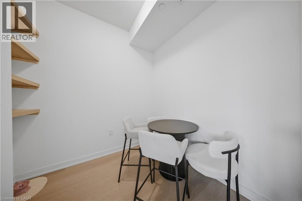 209 - 859 THE QUEENSWAY Image 18