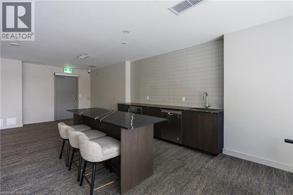 209 - 859 THE QUEENSWAY Image 37