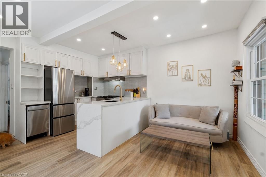 67 GLENDALE AVENUE NORTH Image 10